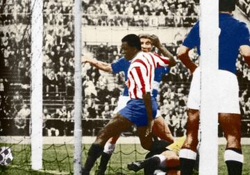 Miguel Jones, tras marcar un gol con el Atlético de Madrid.