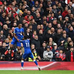 Yerry Mina, destacado por la prensa ante el United