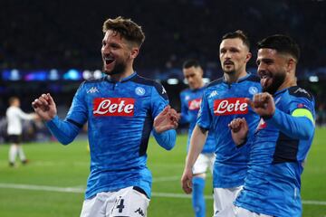 1-0. Dries Mertens celebr¨® el primer gol.