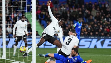 GETAFE, SPAIN - FEBRUARY 20: Borja Mayoral of Getafe CF scores the team's first goal during the LaLiga Santander match between Getafe CF and Valencia CF at Coliseum Alfonso Perez on February 20, 2023 in Getafe, Spain. (Photo by Angel Martinez/Getty Images)