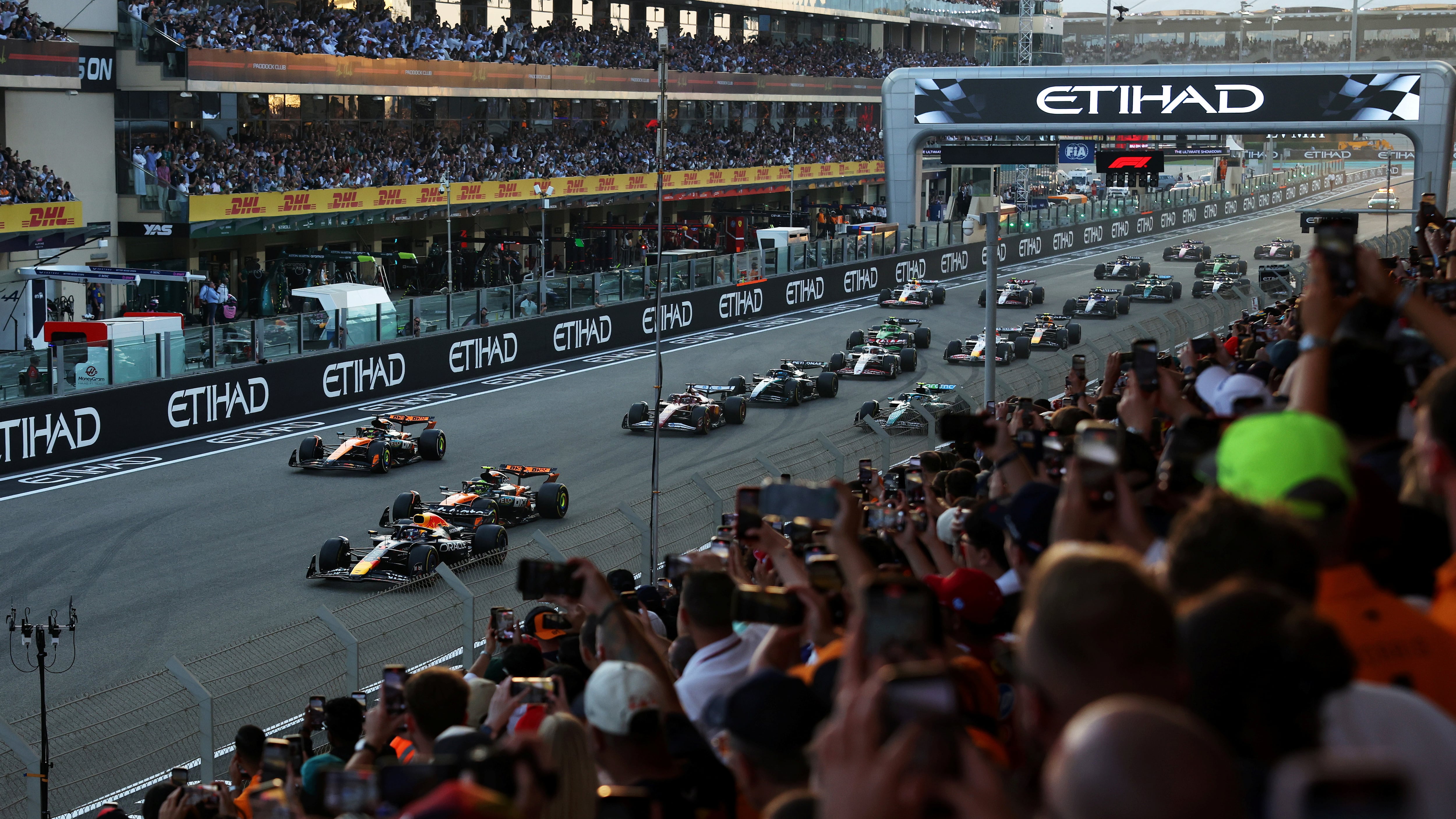 Salida del GP de Abu Dhabi de F1.