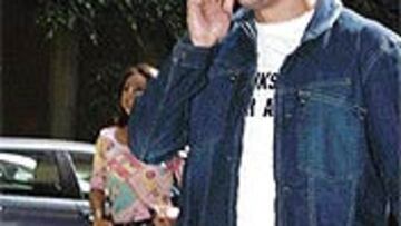 <b>SUEÑO CUMPLIDO.</B> Ronaldo, tras un rocambolesco mes, es el delantero centro del Real Madrid.