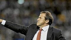 Víctor se juega el puesto ante un rival imprevisible