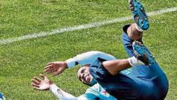 <b>ELISEU SE HA DIVERTIDO EN LA SEMANA BLANCA CON SUS HIJOS Y HOY SE QUIERE LUCIR</b> Aprovechando la semana blanca, ha sido norma ver en los entrenamientos de la semana a Gustavo y Guilherme, los hijos de Eliseu. Disfrutando del sol de Málaga. Seguro que son los dos primeros que quieren que su padre renueve. De momento, Eliseu quiere dedicarles hoy un buen partido ante el Recre. En la ida consiguió hacer dos goles y dio una asistencia.