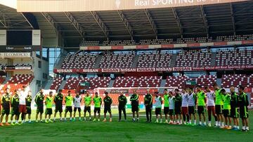 La Selección guardó un minuto de silencio por las víctimas