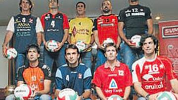 <b>SERIEDAD. </b>Los protagonistas a punto de iniciar la Liga.