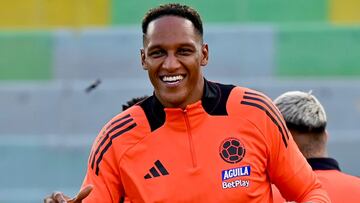Yerry Mina, con una molestia física antes del partido ante Bolivia.