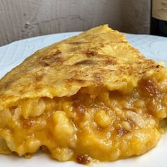 ¿Con o sin cebolla? El CIS zanja el debate sobre cómo prefieren los españoles la tortilla de patatas