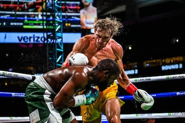 La pelea entre Mayweather y Logan Paul en imágenes