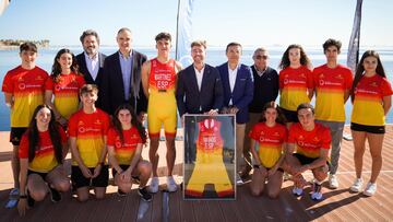 Acto de presentación del nuevo modelo de mono de triatlón el 14 de febrero de 2014 en Murcia.