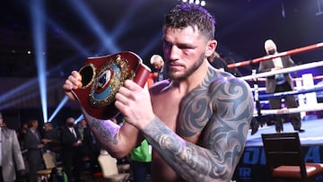 Joe Smith Jr. venci&oacute; a Steve Geffrard para retener su t&iacute;tulo de campe&oacute;n semipesado de la OMB, y mand&oacute; un mensaje al boxeador mexicano, Canelo &Aacute;lvarez.