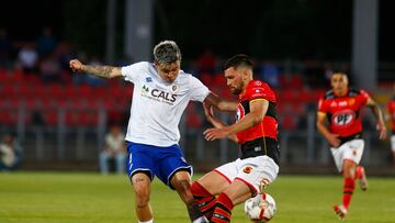 Futbol, Rangers vs Deportes Santa Cruz,
liguilla Ascenso B 2024
El jugador de Rangers Ignacio Ibanez, izquierda derecha centro, disputa el balon con Jose Navarrete de Santa Cruz durante el partido de Liguilla Ascenso realizado en el estadio Fiscal de Talca en Talca, Chile.
17/11/2024
Jose Robles/Photosport
Football, Rangers vs Deportes Santa Cruz,
Play off, 2024 Promotion Championship
Rangers’s player Ignacio Ibanez, left right center, vies for the ball against Jose Navarrete of Santa Cruz during the Promotion league match at the stadium Fiscal de Talca en Talca, Chile.
17/11/2024
Jose Robles/Photosport