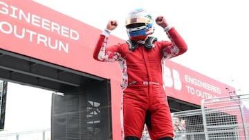 Rowland gana y es más líder