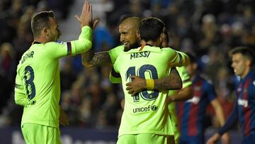 Vidal agranda su sociedad con un Messi brillante en Barcelona