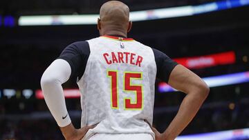 CHICAGO, ILLINOIS - DECEMBER 28: Vince Carter #15 of the Atlanta Hawks waits for play to begin against the Chicago Bulls at the United Center on December 28, 2019 in Chicago, Illinois. The Bulls defeated the Hawks 116-81. NOTE TO USER: User expressly acknowledges and agrees that, by downloading and or using this photograph, User is consenting to the terms and conditions of the Getty Images License Agreement.   Jonathan Daniel/Getty Images/AFP
 == FOR NEWSPAPERS, INTERNET, TELCOS &amp; TELEVISION USE ONLY ==