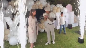 Una de las parejas favoritas de Chile revoluciona las redes con este anuncio: el futbolista no lo podía creer