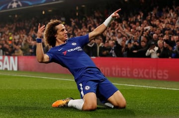 Bernabéu slide | could Los Blancos' fans soon be seeing Chelsea's David Luiz celebrate like this?