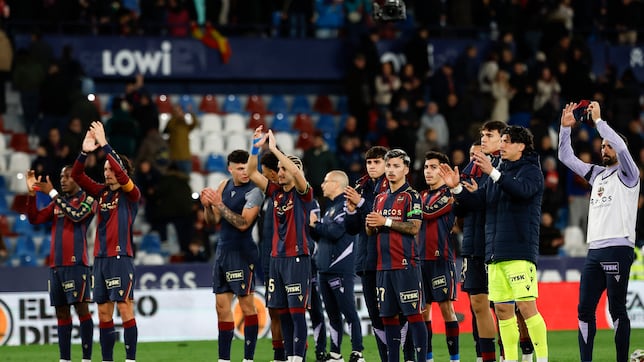 El Levante protesta por los horarios