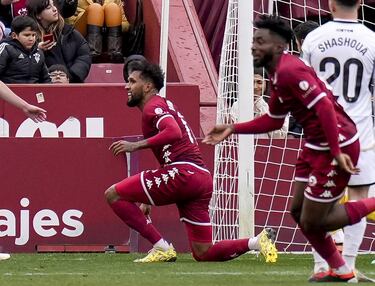 El Alcorcón sale del descenso tras su victoria in extremis con el Albacete y lo hace, además, con una obra de arte de Dyego Sousa. Chilena espectacular marcando perfectamente los tiempos. De las que se recuerdan.
