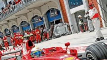 <b>COMO EN CASA. </b>Interlagos es su pista, pero en Istambul Park Felipe Massa se siente muy cómodo y ayer conquistó su tercera pole consecutiva en este trazado.