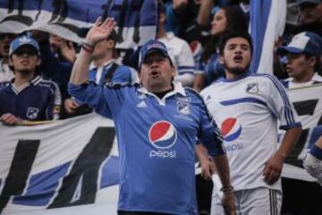 Alegría, fiesta y color fueron los ingredientes que imprimieron los hinchas de Millonarios ante Cortuluá.