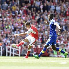 Arsenal gana con gol de Alexis pero se queda sin Champions