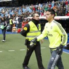 Sunday Express: "El United está en conversaciones por James"