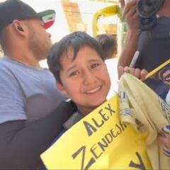 Niño llora al conseguir el autógrafo de Alejandro Zendejas