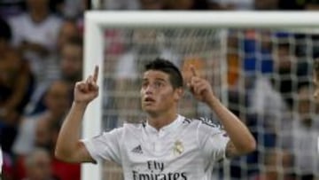 James celebra su gol.