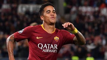 Justin Kluivert celebrando su primer gol en la Champions con la Roma ante el Viktoria Plzen en la fase de grupos de la temporada 2018/2019 el 2 de octubre de 2018.