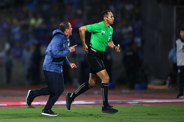 La explicación que necesitaban en América y que aclara por qué no se marcó penalti en contra de Erik Lira y Cruz Azul