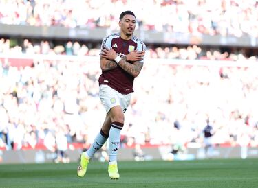 Morgan Rogers, nacido el 26 de julio de 2002 en Halesowen, Inglaterra, es un mediocampista ofensivo que juega en el Aston Villa desde febrero de 2024. Con 22 años, ha demostrado una gran capacidad técnica y versatilidad, pudiendo desempeñarse también como extremo derecho o izquierdo. Su valor de mercado ha alcanzado los 50 millones de euros, reflejando su crecimiento y rendimiento en la Premier League.