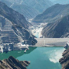 China levanta una megaconstrucción del tamaño de la Torre Eiffel que ha cambiado las reglas del juego para siempre