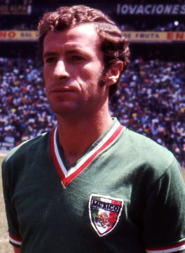 Aarón Padilla con el jersey de la Selección Mexicana.