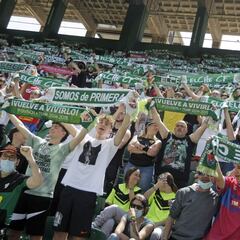 El Elche pone precios populares para celebrar la permanencia