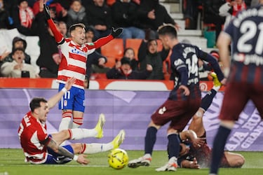 Aprobados y suspensos del Granada: otro bodrio perpetrado y pitos para Luca Zidane