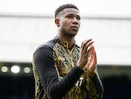 Yerson Mosquera previo a un partido de los Wolves.