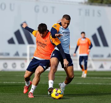 29/11/2024
Entrenamiento Real Madrid
Mbappé Mbappe