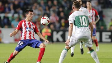 Gaitán, durante el partido que jugó el Atlético en Elche.
