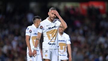 Un jugador de los Pumas se lamenta después del empate en contra del Seattle Sounders.