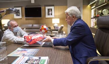 Enrique Cerezo: "El Atlético se crece ante las adversidades"
