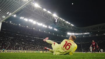 Soccer Football - Serie A - Juventus v AC Milan - Allianz Stadium, Turin, Italy - October 5, 2025 AC Milan's Christian Pulisic misses a penalty REUTERS/Daniele Mascolo