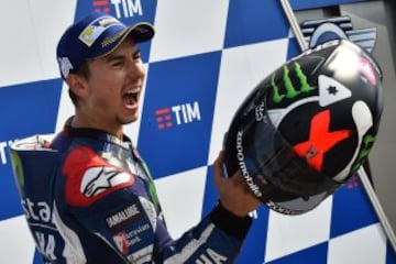 Jorge Lorenzo celebra la pole.