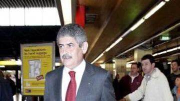 <b>RECURSOS. </b>El presidente del Benfica busca dinero para comprar.