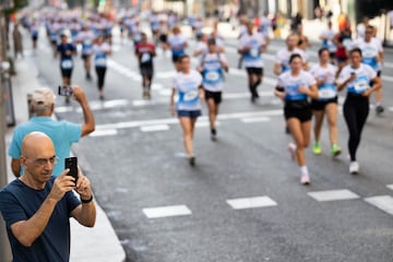 La ya clásica carrera popular, este año celebra su 15ª edición, tiene carácter solidario y, en esta ocasión, donará más de 200.000 euros a la Fundación Erik Lovaas y a Bomberos Unidos sin Fronteras.