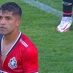 La escena más curiosa del fútbol chileno: se rajó una camiseta y la solución sorprendió a todos