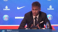 Dani Alves: "Fue Neymar quien me convenció para venir al PSG"