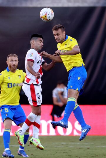 El Tigre fue una de las figuras en Vallecas ante el Cádiz. Marcó un gol con derecha en los minutos finales del primer tiempo. 