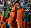Holanda gana con suspense y se coloca líder de grupo