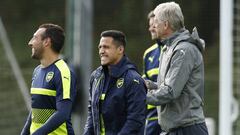 Wenger 'felicita' a Alexis Sánchez y Özil por ser excluidos del Balón de Oro